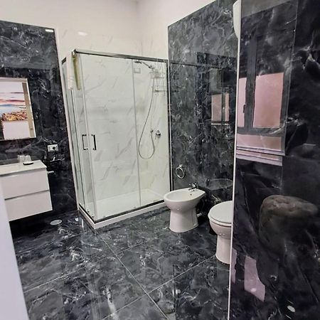 La Finestra Sul Borgo Hotel Napoli Eksteriør billede